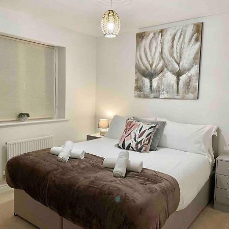 Great Home In Lovely Area With Parking, Sleeps 6 Folkestone Ngoại thất bức ảnh